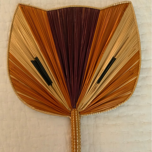 Handwoven African Straw Cat Face Fan Ghana Bolga Palm Leaf Handle Boho Decor - Picture 4 of 5